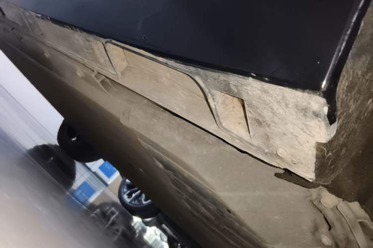 Used XPeng P5 2021 550G Right Side Sill
