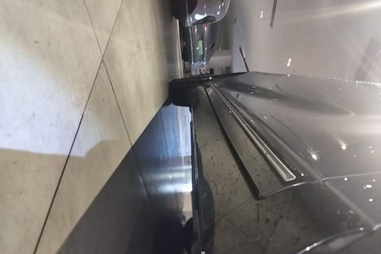 Used XPeng P5 2021 550P Right Side Sill