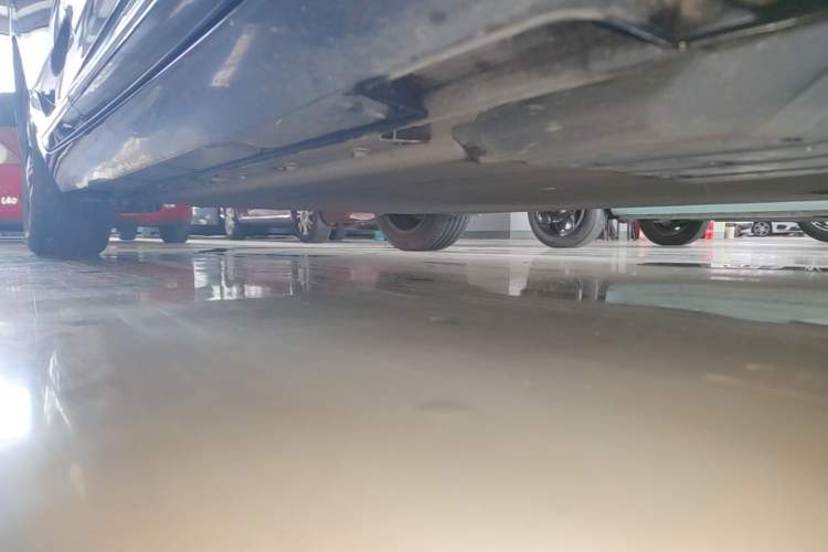 Used XPeng P5 2021 550G Right Side Sill