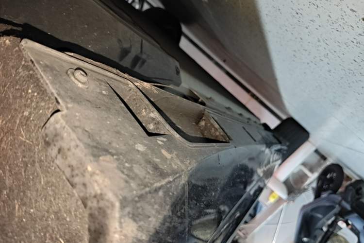 Used XPeng P5 2021 550E Right Side Sill