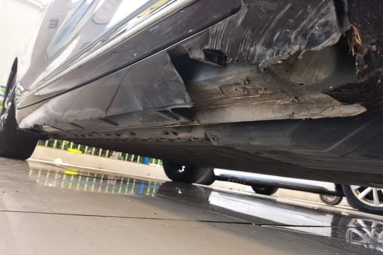 Used XPeng P5 2021 550P Right Side Sill