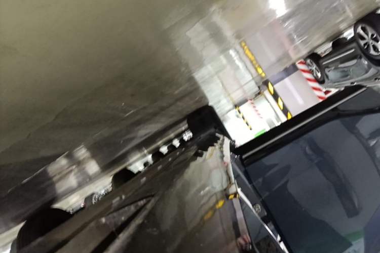Used XPeng P5 2021 550G Right Side Sill