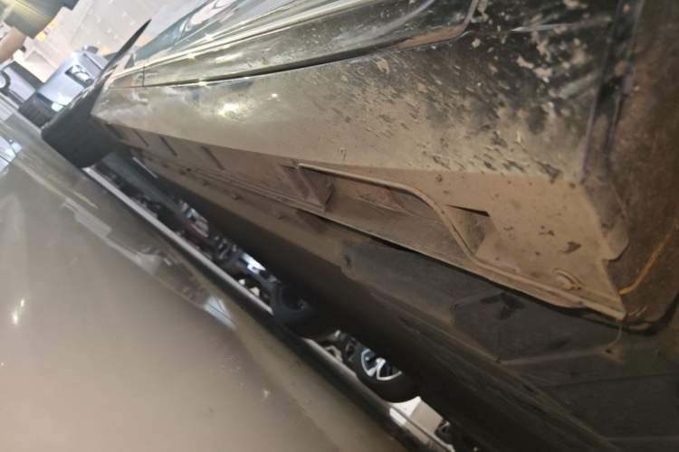 Used XPeng P5 2021 460G+ Right Side Sill
