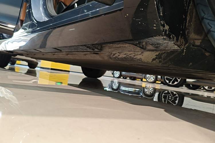 Used XPeng P5 2021 550E Right Side Sill
