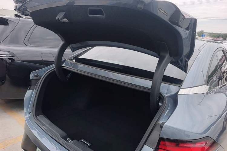 Used XPeng P5 2021 550G Trunk