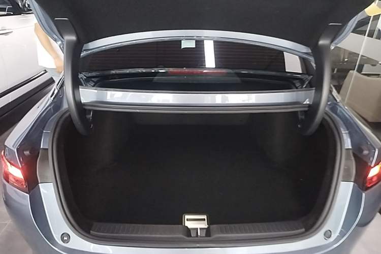 Used XPeng P5 2021 550G Trunk