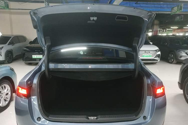 Used XPeng P5 2021 550P Trunk
