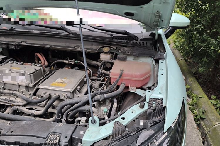 Used XPeng P5 2021 550E Engine Bay Left