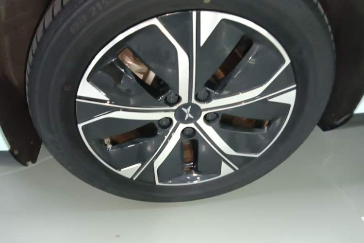 Used XPeng P5 2021 600P Left Front Wheel Hub
