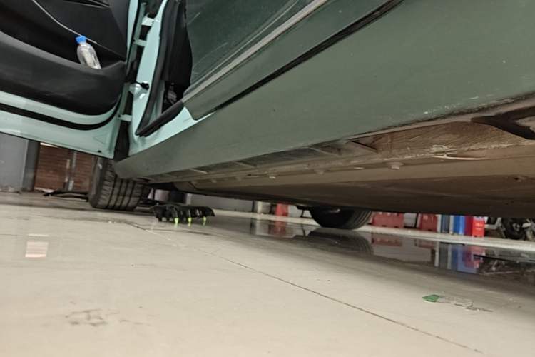 Used XPeng P5 2021 550P Left Side Sill