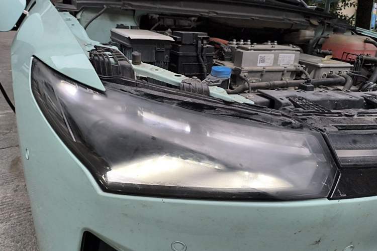 Used XPeng P5 2021 550E Right Front Headlight