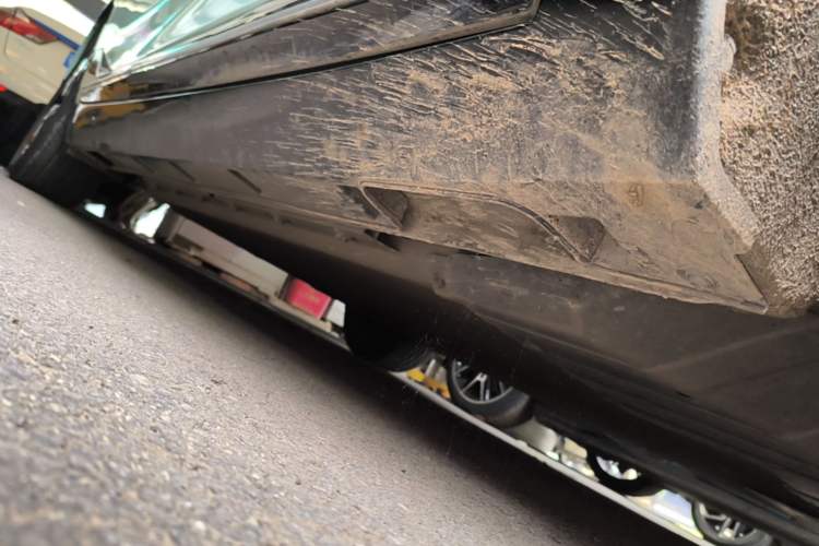 Used XPeng P5 2021 550P Right Side Sill