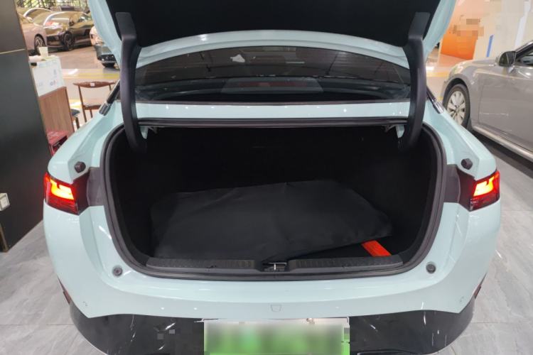 Used XPeng P5 2021 550E Trunk