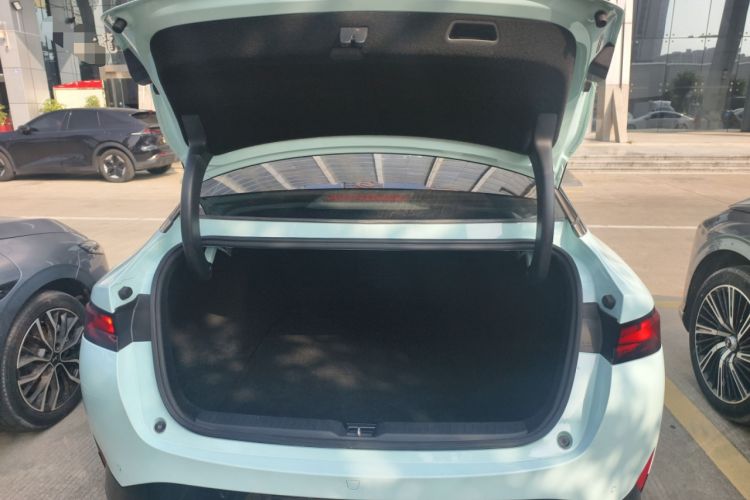 Used XPeng P5 2021 550P Trunk