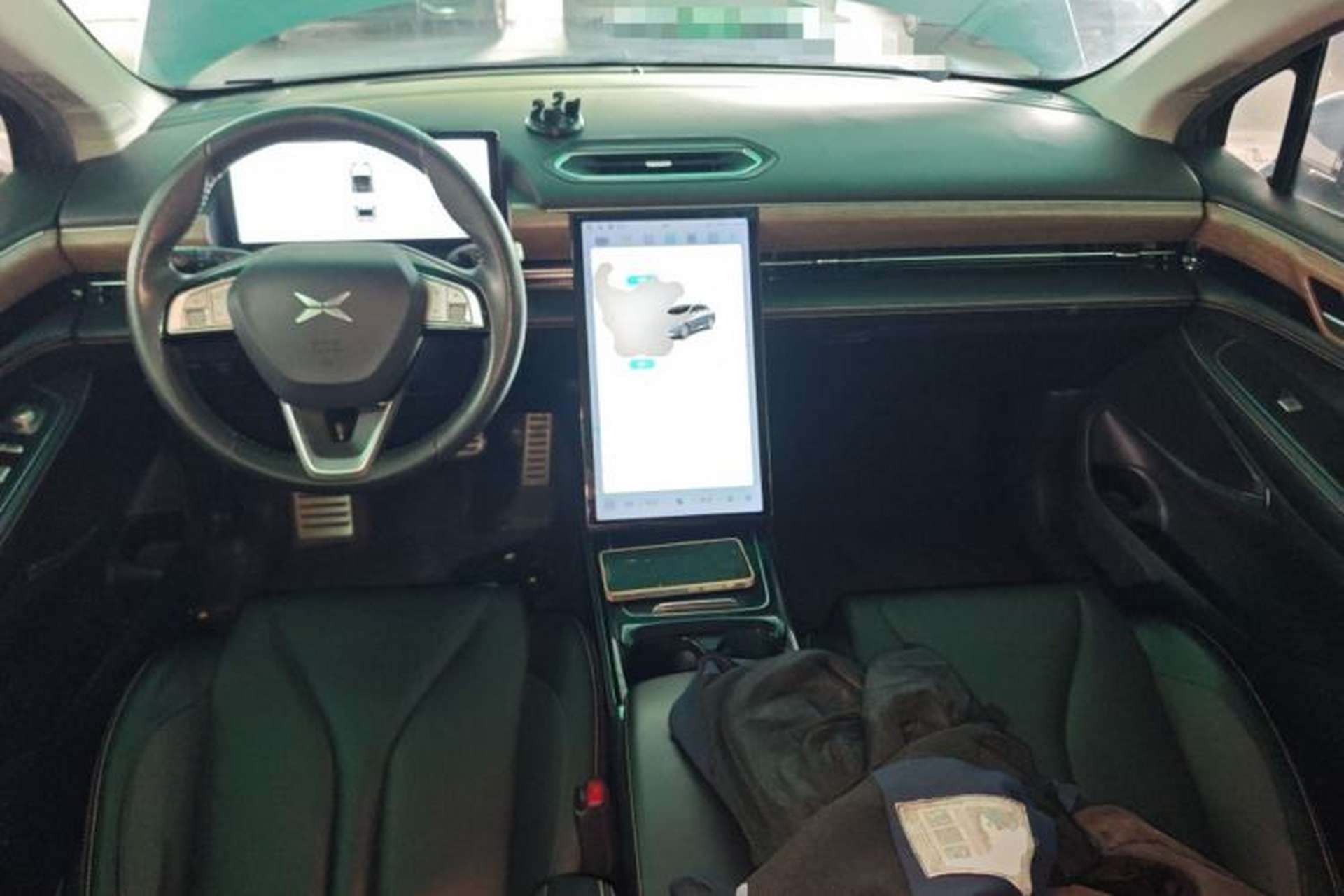 Used XPeng P5 2021 460G+ Center Console