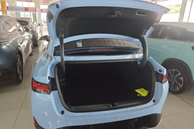 Used XPeng P5 2021 600P Trunk