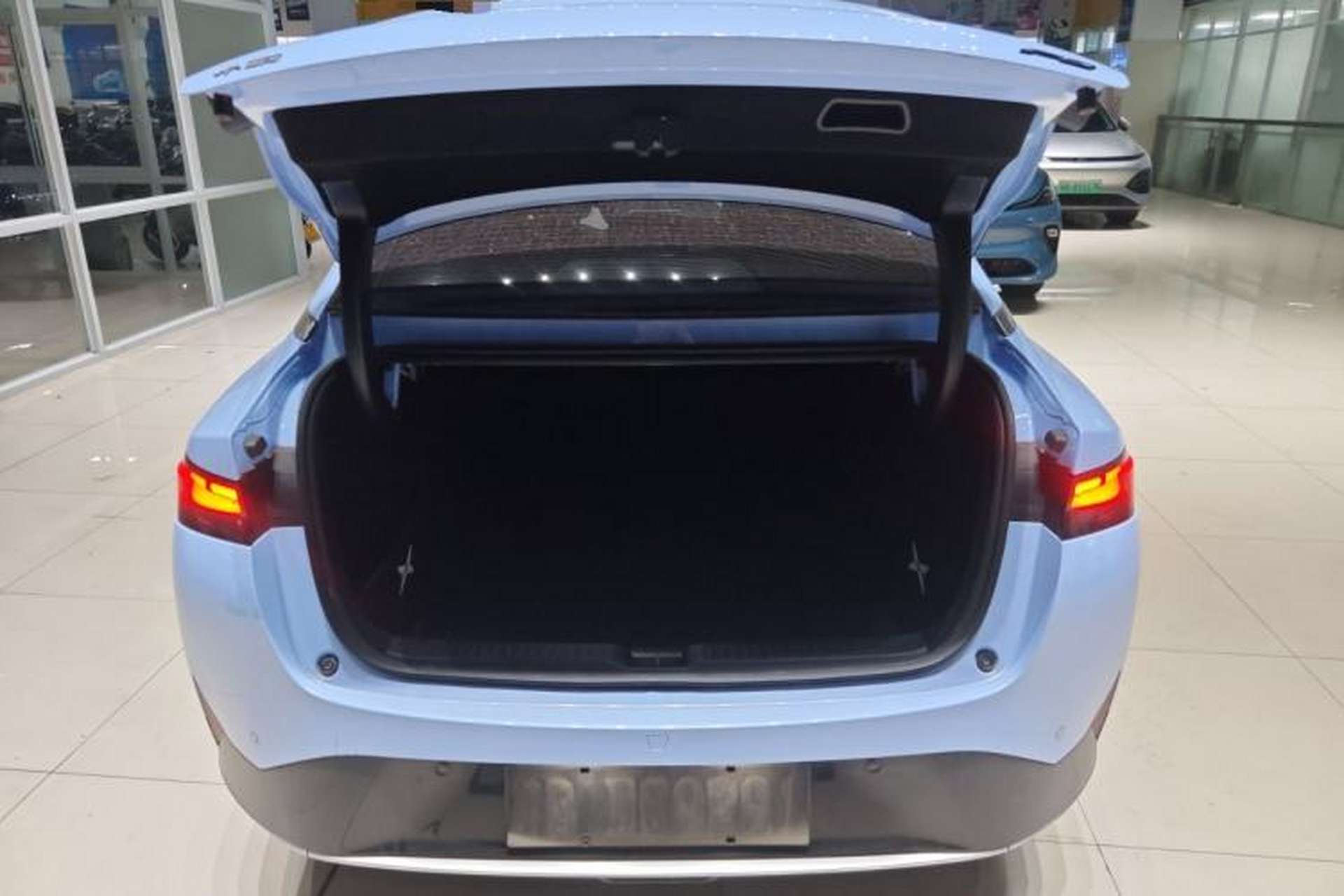 Used XPeng P5 2021 600P Trunk