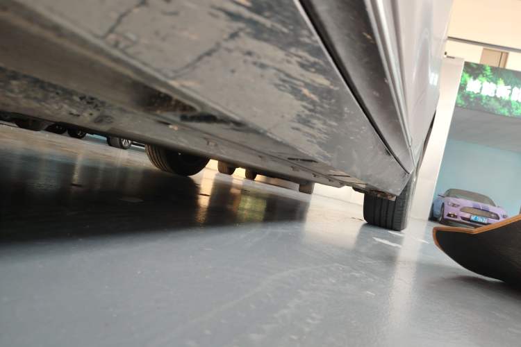 Used XPeng P5 2021 550E Left Side Sill