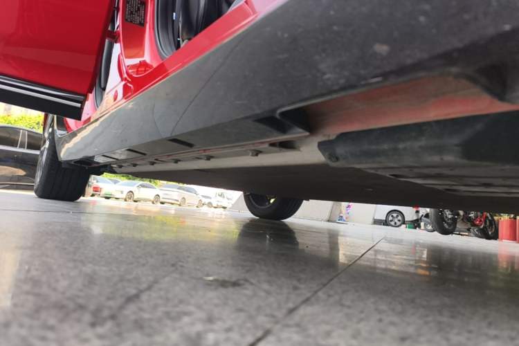 Used XPeng P5 2021 550E Right Side Sill