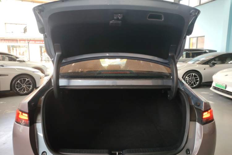Used XPeng P5 2021 550E Trunk