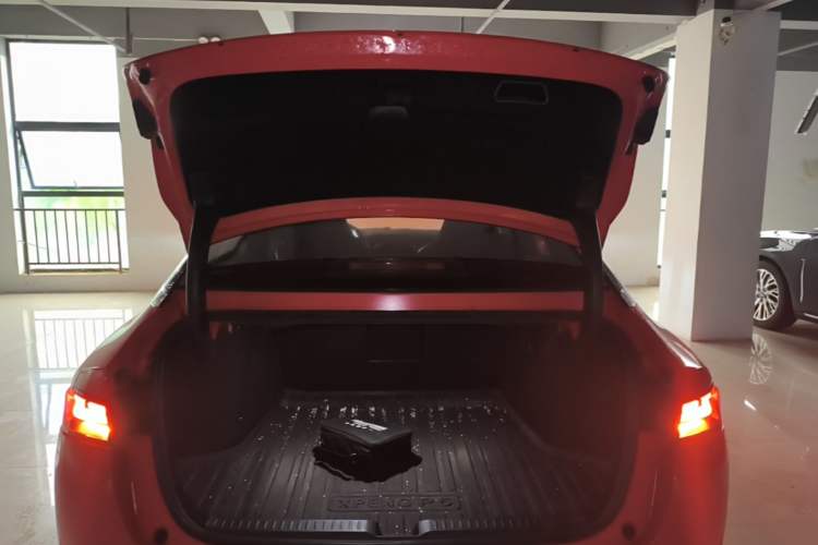 Used XPeng P5 2021 460G+ Trunk