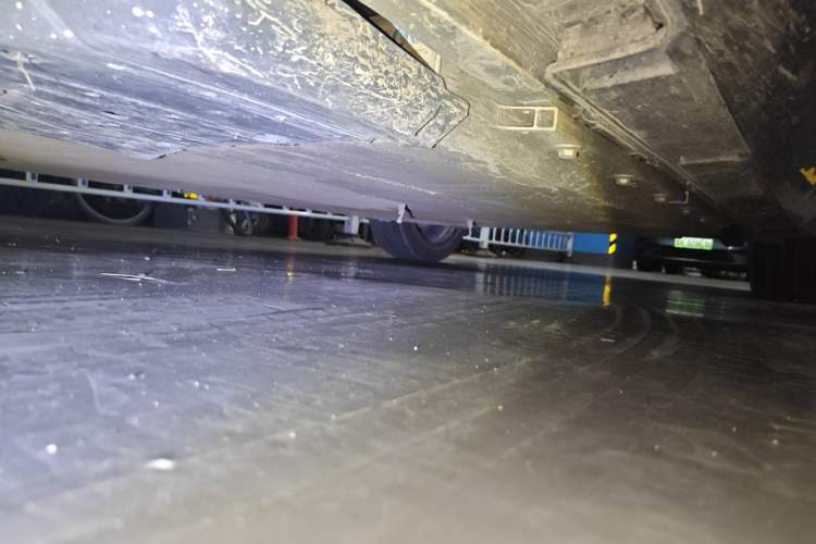 Used XPeng P5 2021 460G+ Chassis Front Left