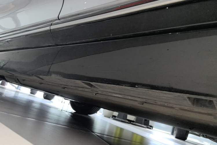Used XPeng P5 2021 550G Left Side Sill