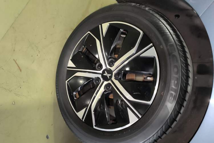 Used XPeng P5 2021 550G Right Rear Wheel Hub