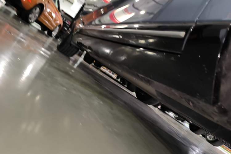 Used XPeng P5 2021 550G Right Side Sill