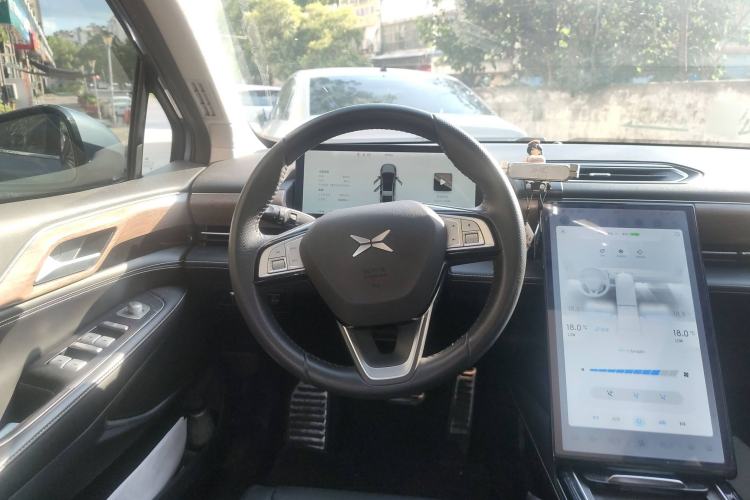 Used XPeng P5 2021 550G Steering Wheel