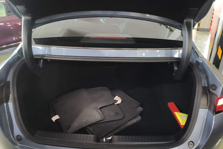Used XPeng P5 2021 550G Trunk