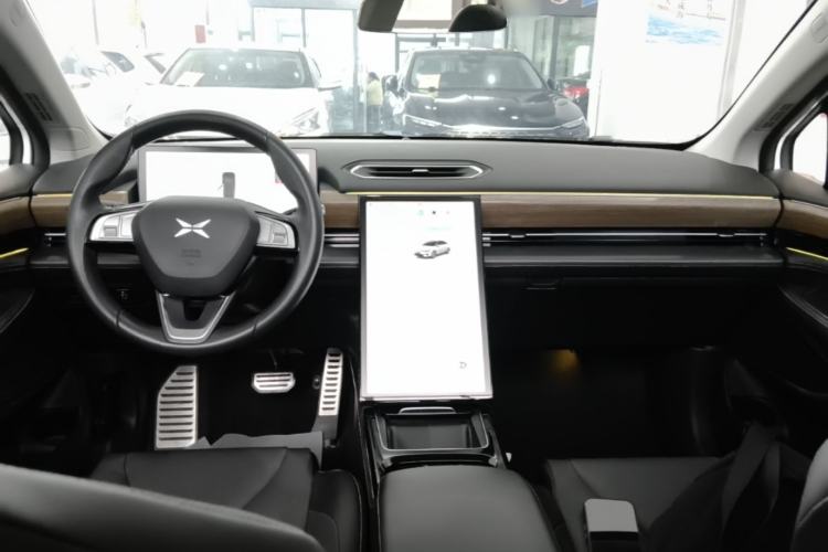 Used XPeng P5 2021 460G+ Center Console