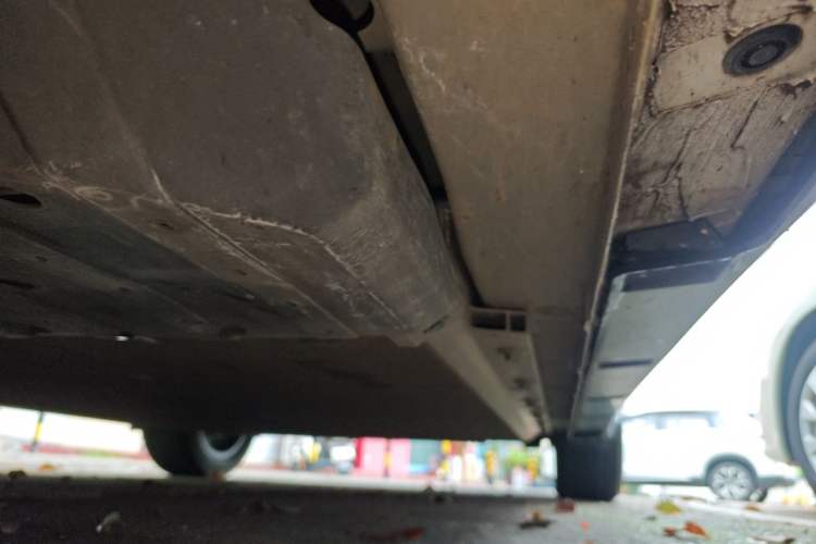 Used XPeng P5 2021 550E Chassis Front Left