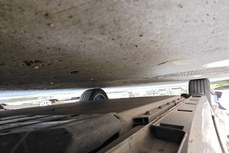 Used XPeng P5 2021 550G Chassis Front Right