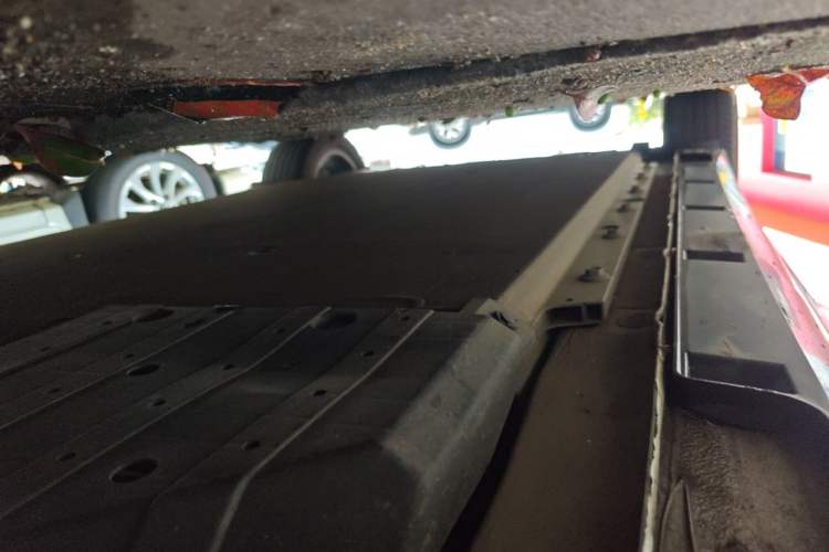 Used XPeng P5 2021 550E Chassis Front Right