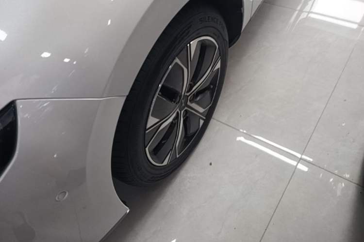 Used XPeng P5 2021 550E Exterior 4