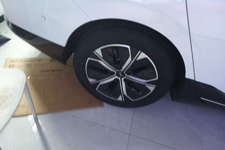 Used XPeng P5 2021 550E Exterior 5