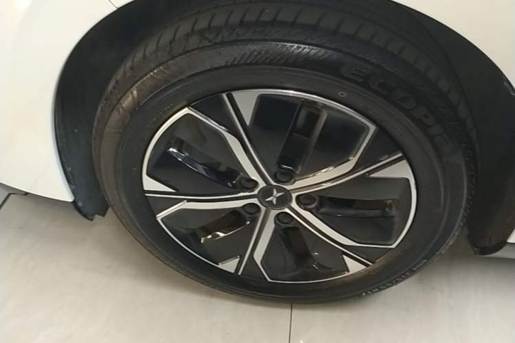 Used XPeng P5 2021 550G Left Front Wheel Hub