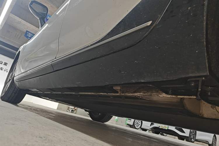Used XPeng P5 2021 550G Left Side Sill