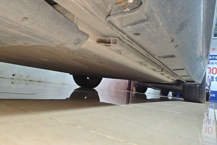 Used XPeng P5 2021 550E Left Side Sill