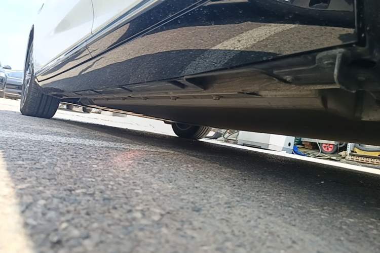 Used XPeng P5 2021 550G Left Side Sill