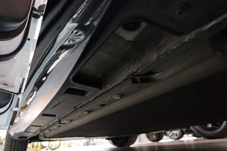Used XPeng P5 2021 550E Left Side Sill