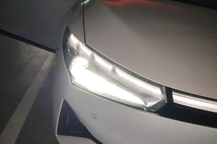 Used XPeng P5 2021 550E Right Front Headlight