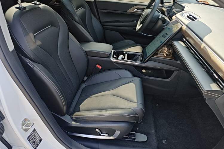Used XPeng P5 2021 550P Right Front Seat