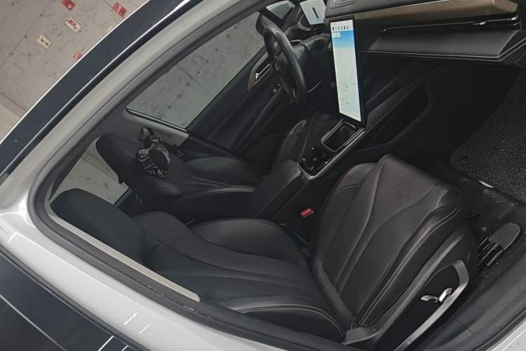 Used XPeng P5 2021 550G Right Front Seat