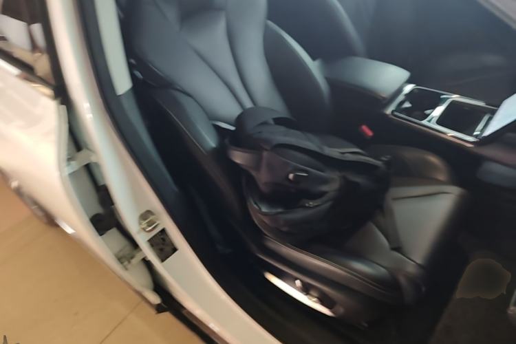 Used XPeng P5 2021 460G Right Front Seat