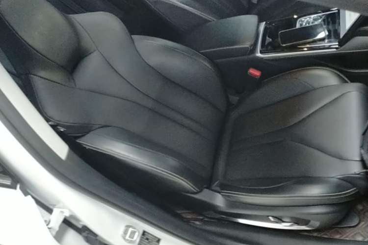 Used XPeng P5 2021 550G Right Front Seat
