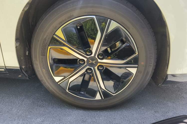 Used XPeng P5 2021 550G Right Front Wheel Hub