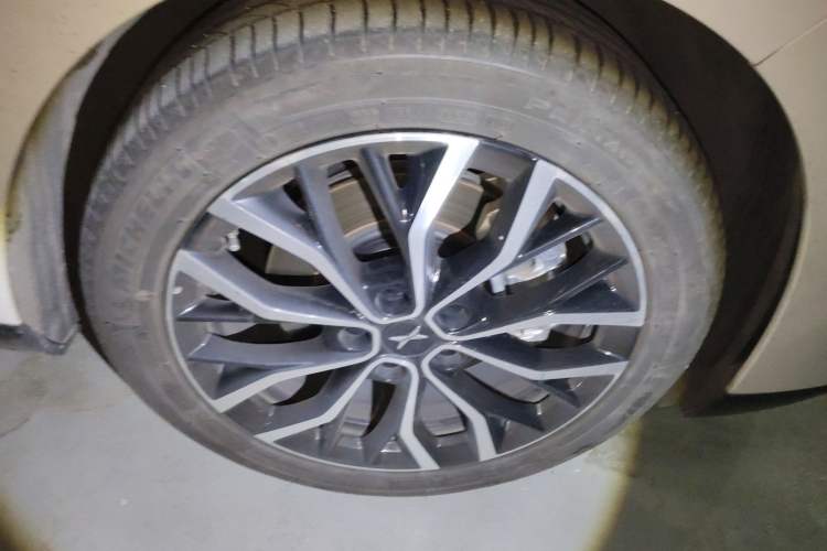 Used XPeng P5 2021 550E Right Front Wheel Hub
