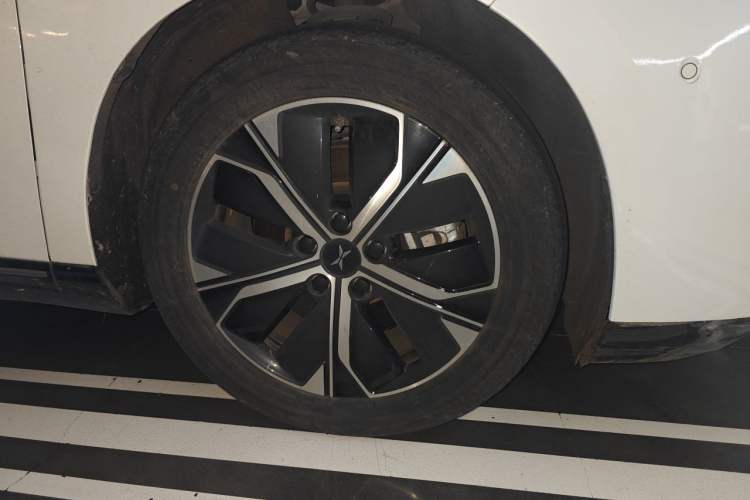 Used XPeng P5 2021 510E Right Front Wheel Hub
